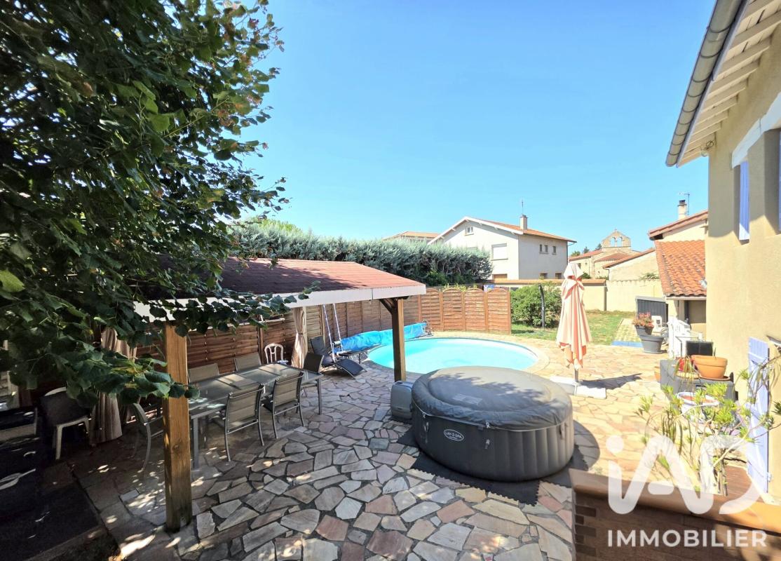 Maison 10 Pièce(s) Saint-Marcellin-en-Forez - Photo 14