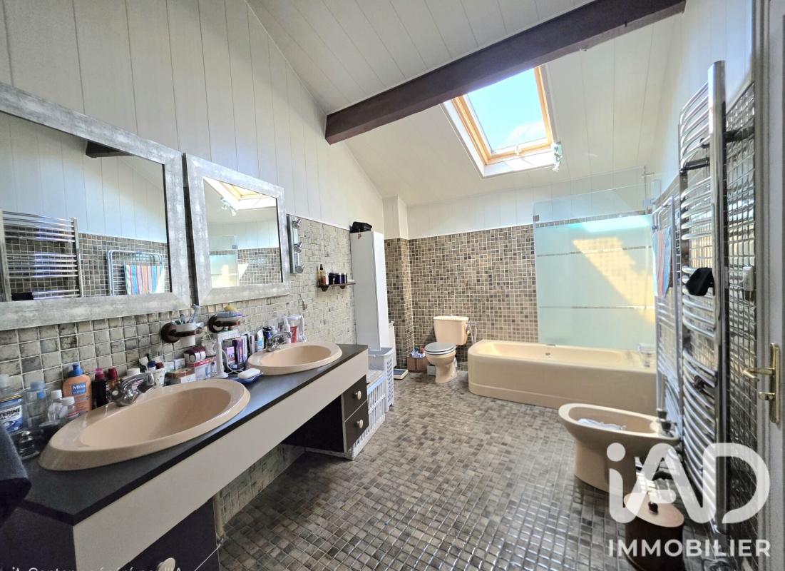 Maison 10 Pièce(s) Saint-Marcellin-en-Forez - Photo 20