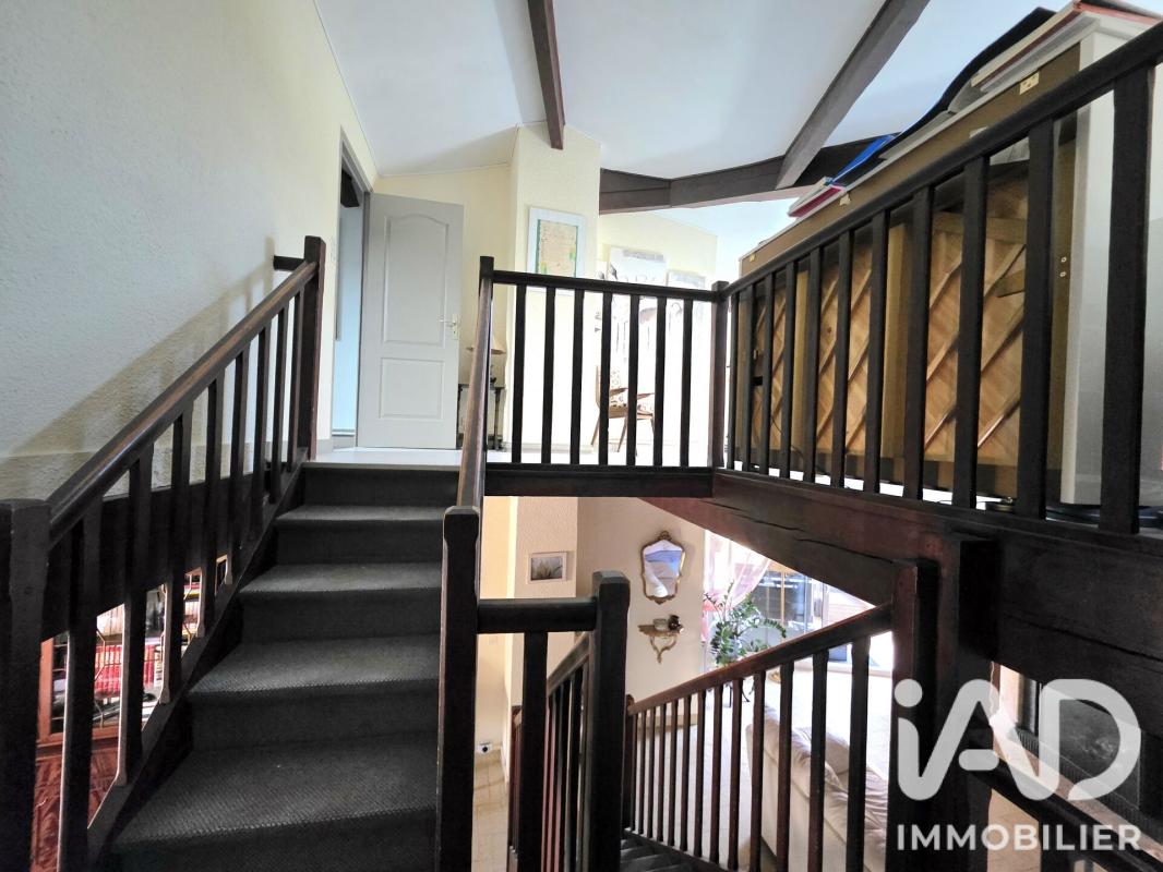 Maison 10 Pièce(s) Saint-Marcellin-en-Forez - Photo 25
