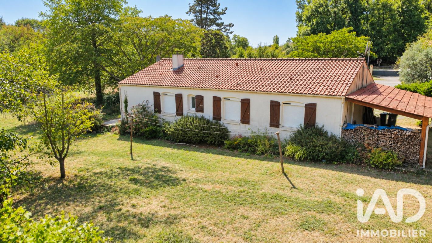 Maison traditionnelle 5 Pièce(s) Le Champ-Saint-Père