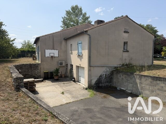 Maison 7 Pièce(s) Barbezieux-Saint-Hilaire