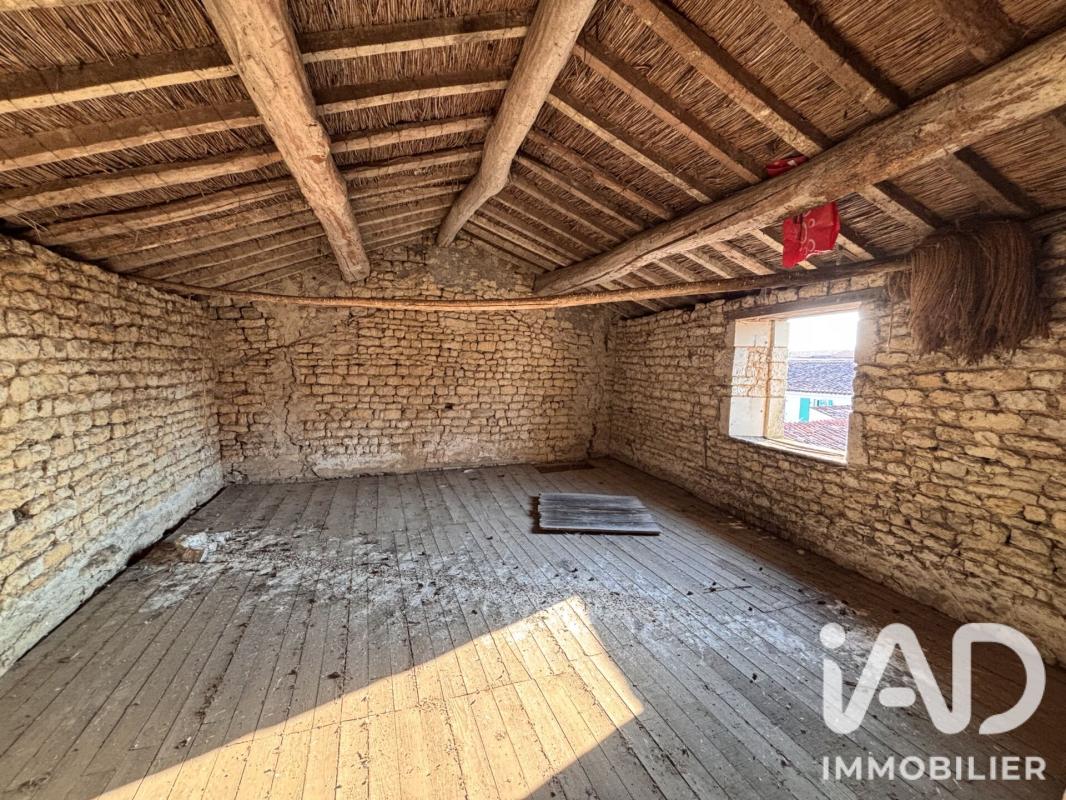 Maison 4 Pièce(s) Saint-Pierre-le-Vieux - Photo 4