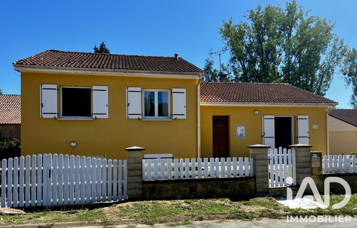 Maison 4 Pièce(s) La Meyze