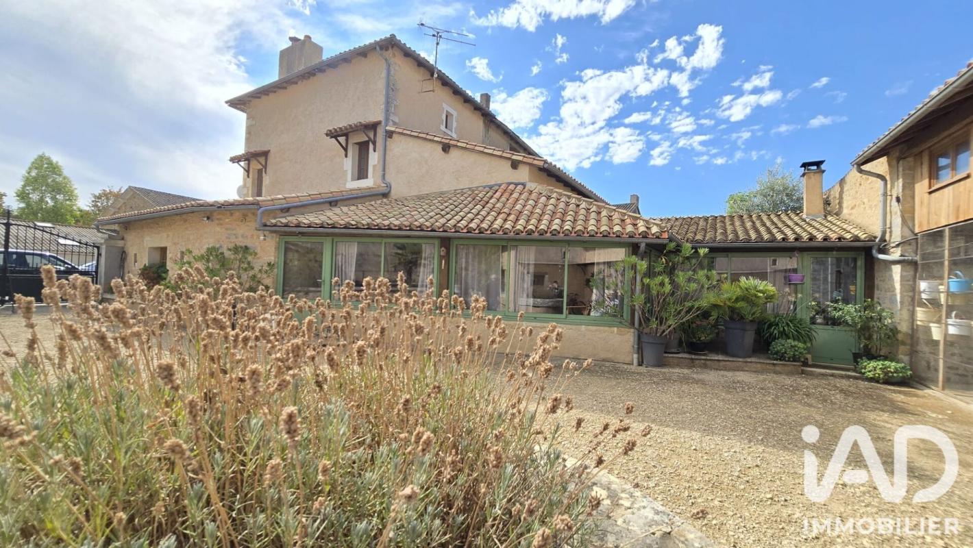 Maison de village 4 Pièce(s) Valence-en-Poitou