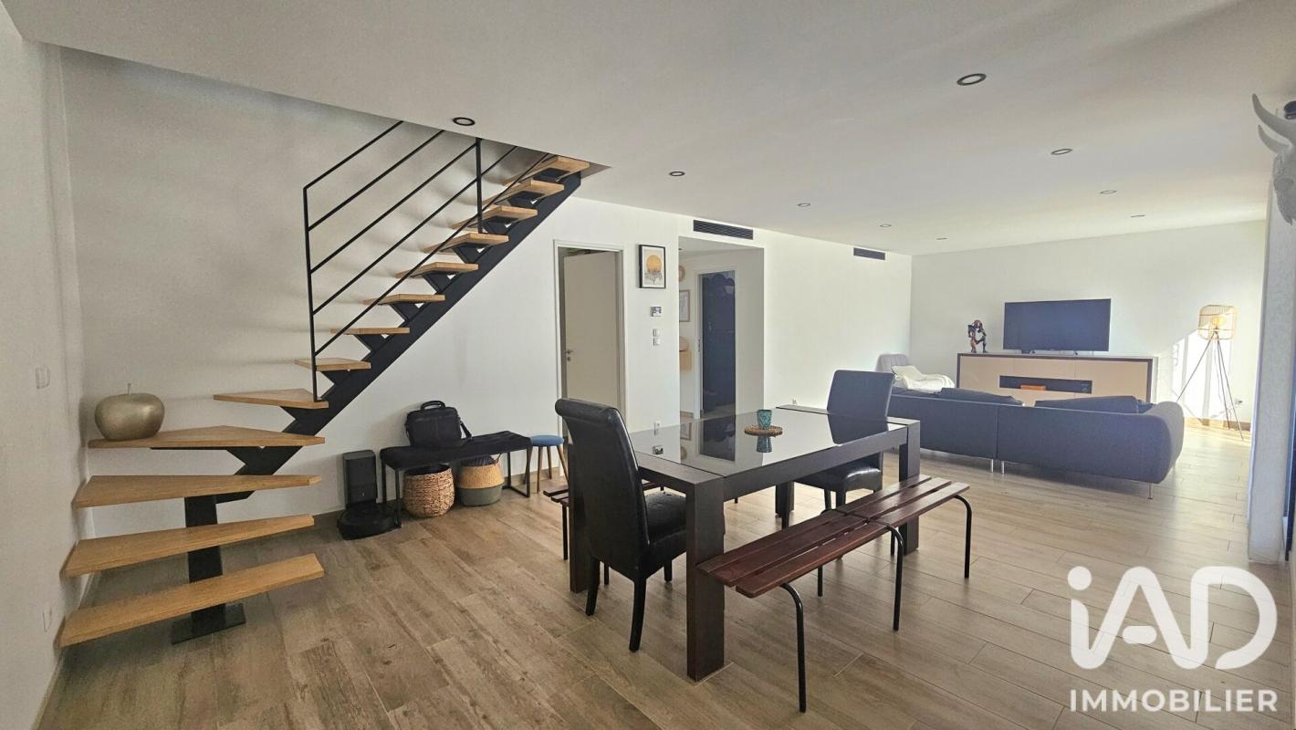 Maison 7 Pièce(s) Varennes-Jarcy