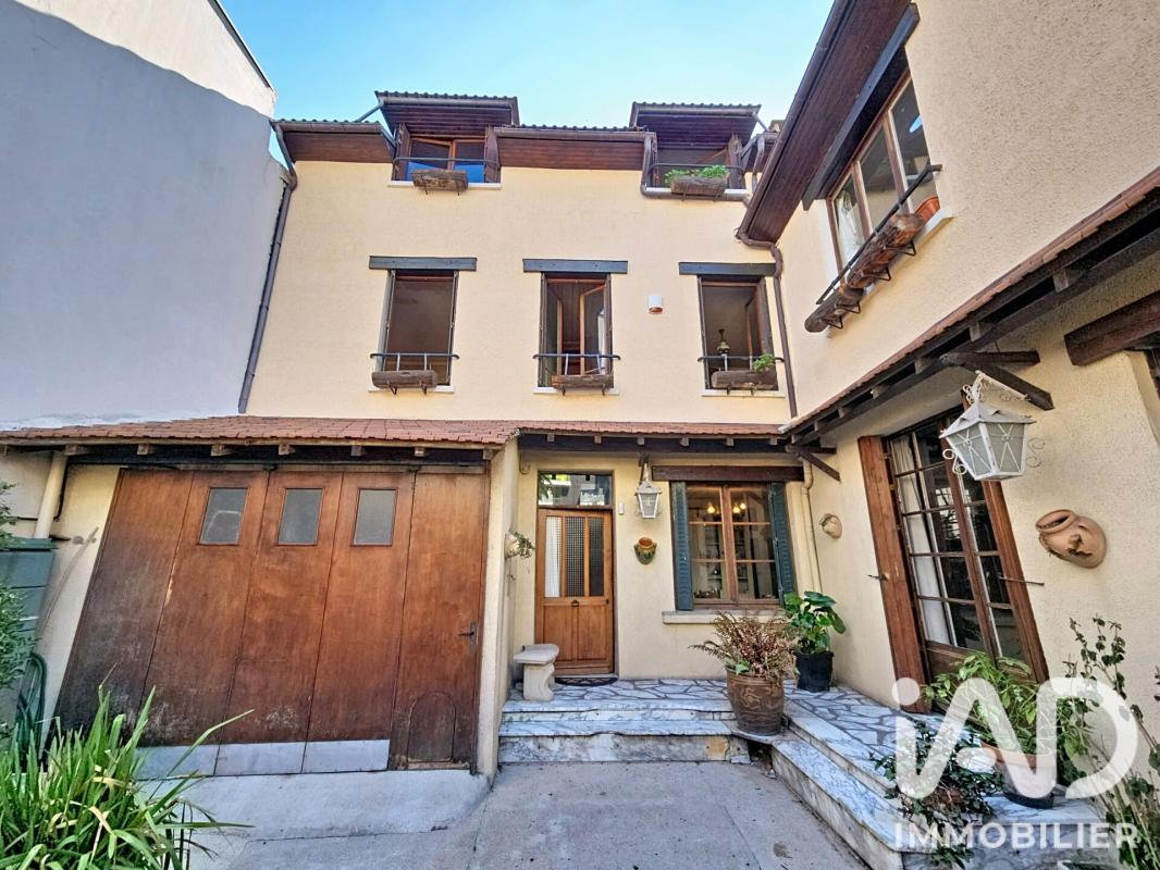 Maison traditionnelle 8 Pièce(s) Ivry-sur-Seine