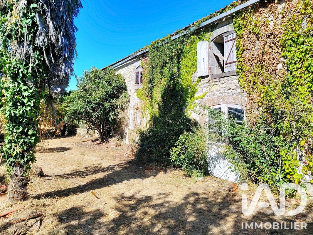 Ferme 2 Pièce(s) Andilly