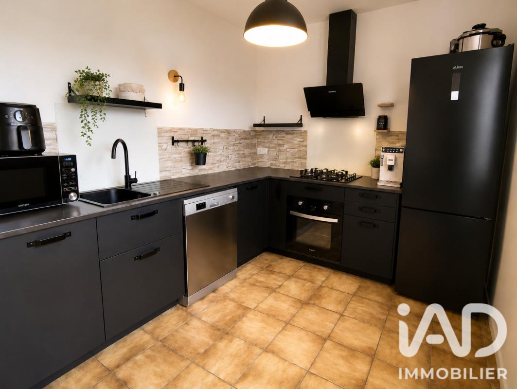 Maison 4 Pièce(s) Nazelles-Négron - Photo 1