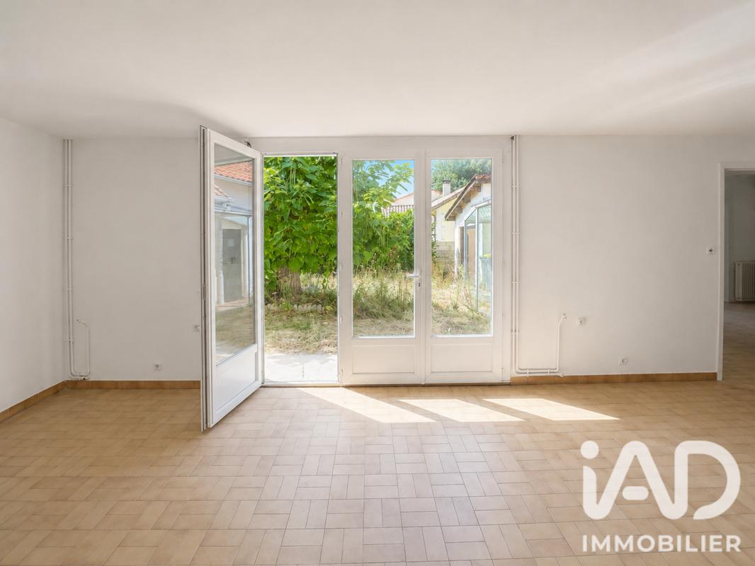 Maison 4 Pièce(s) Saint-Aigulin - Photo 3