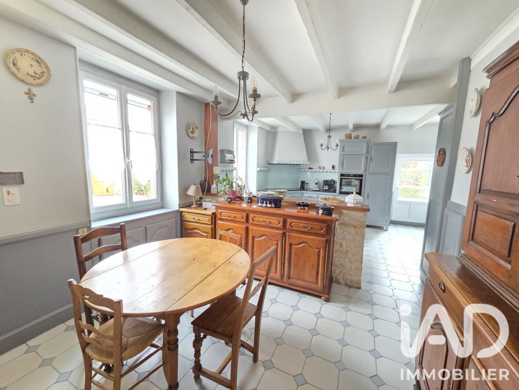 Maison 10 Pièce(s) Blanzay - Photo 2