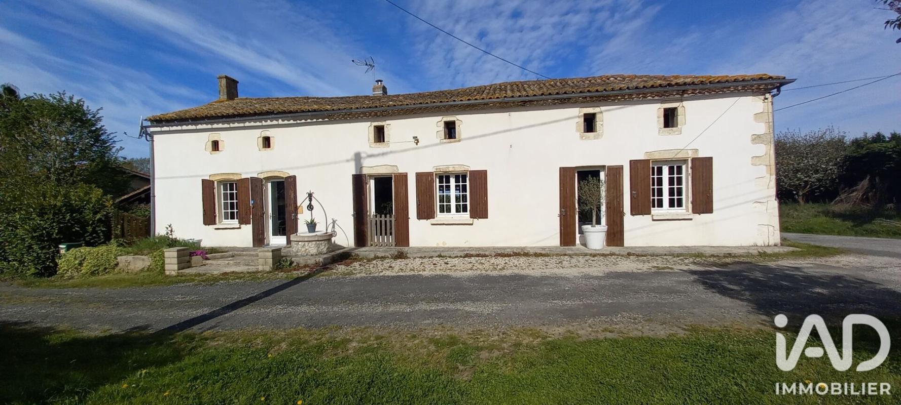 Maison longère 5 Pièce(s) Saint-Bonnet-sur-Gironde