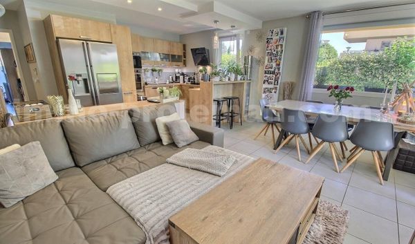 Apartment 4 Rooms VETRAZ-MONTHOUX