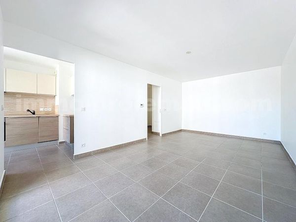 Apartment 3 Rooms REIGNIER