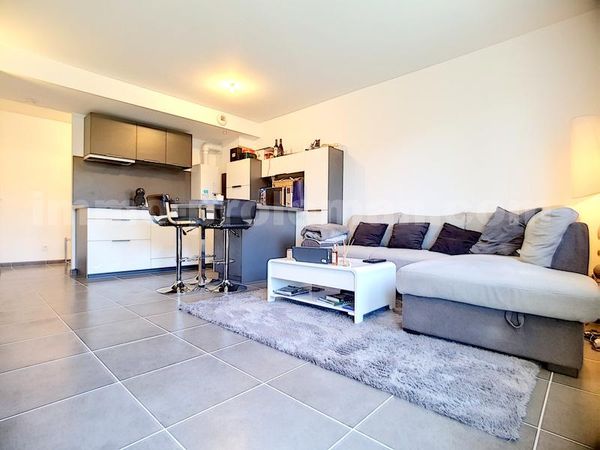 Appartement 2 Pièce(s) CRANVES-SALES